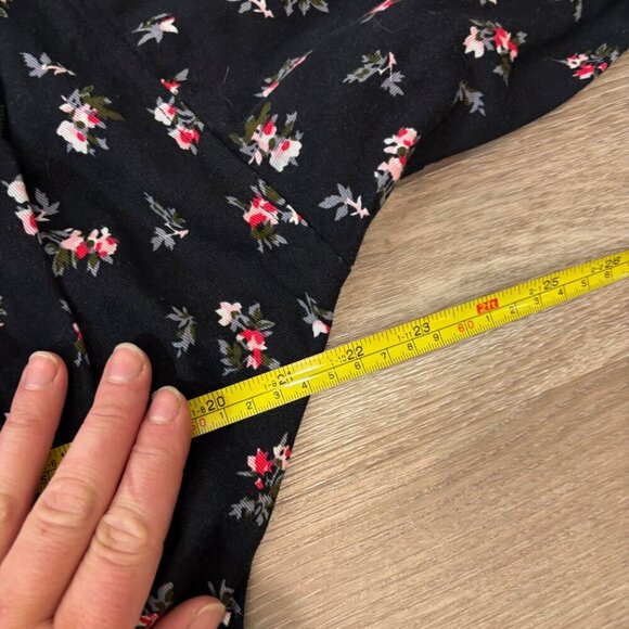 ASOS DESIGN Heavy Denim Boiled Cotton in Black White Floral Print Jumpsuit sz 10 - Picture 10 of 13